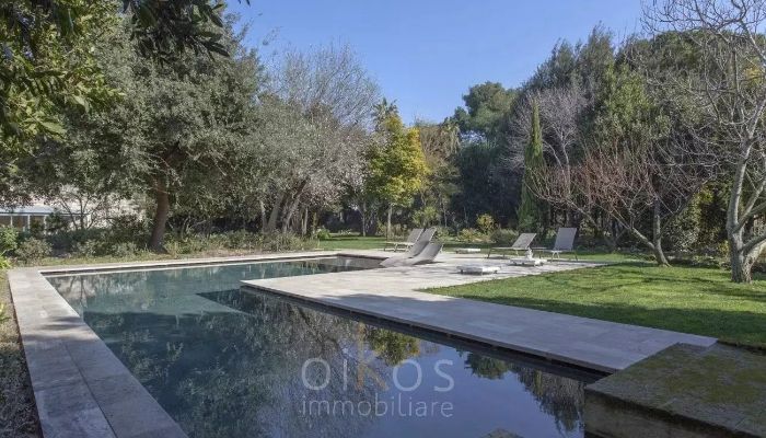 Palazzo elegante nel Salento con giardino e piscina