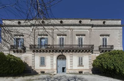 Palazzo in vendita Manduria, Puglia, Vista frontale