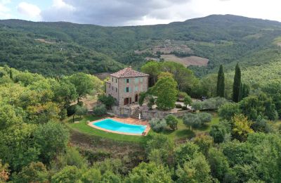 Immobili di carattere, Casale di gusto con vista panoramica a Preggio