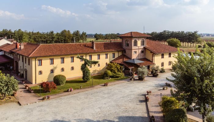 Casale in vendita Piemonte,  Italia