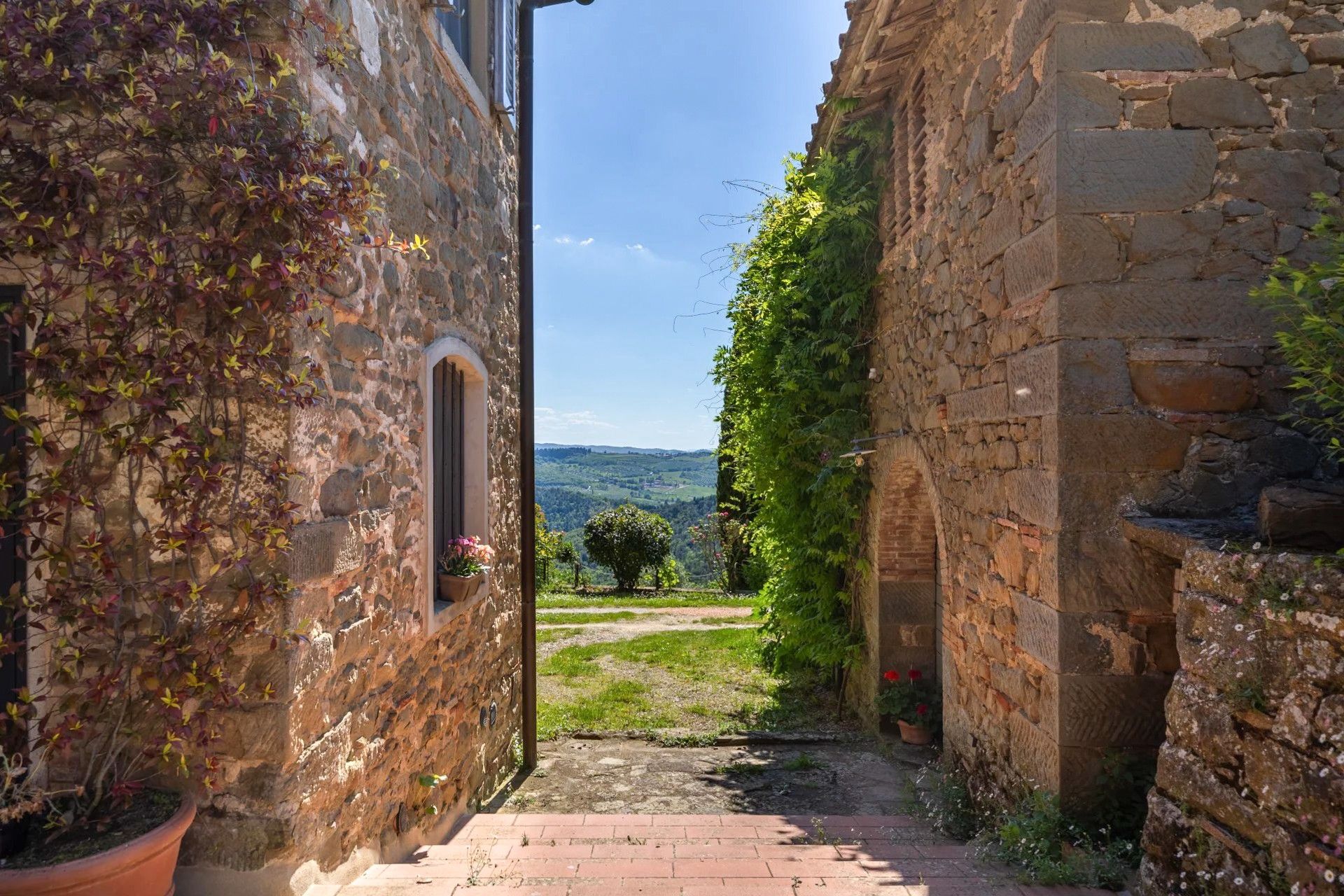 Immagini Casa colonica ristrutturata con carattere, vicino a Greve in Chianti