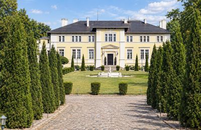 Immobili storici, Villa padronale sul lago nella Masuria, vicino a Olsztyn