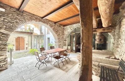Villa padronale in vendita 28824 Oggebbio, Località Rancone, Piemonte, Innenhof mit Weinpresse