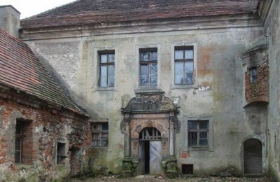 Castello in vendita Osetno, Pałac w Osetnie, Bassa Slesia, Cortile