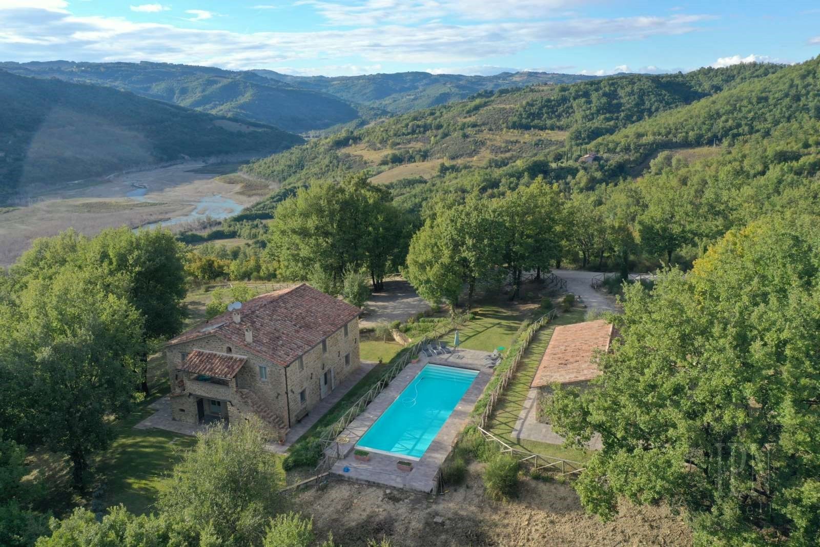 Immagini Casale vicino a Valfabbrica - rifugio naturale in Umbria