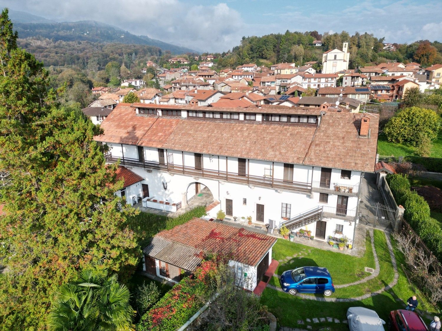 Immagini Un pezzo di storia sul Lago Maggiore: il Castello di Vezzo