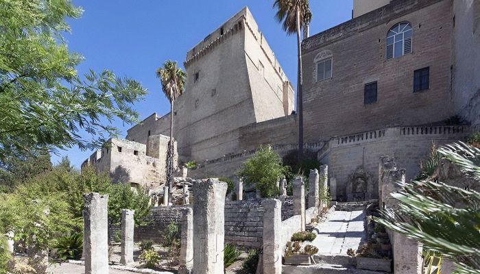 Palazzo in vendita Oria, Puglia,  Italia