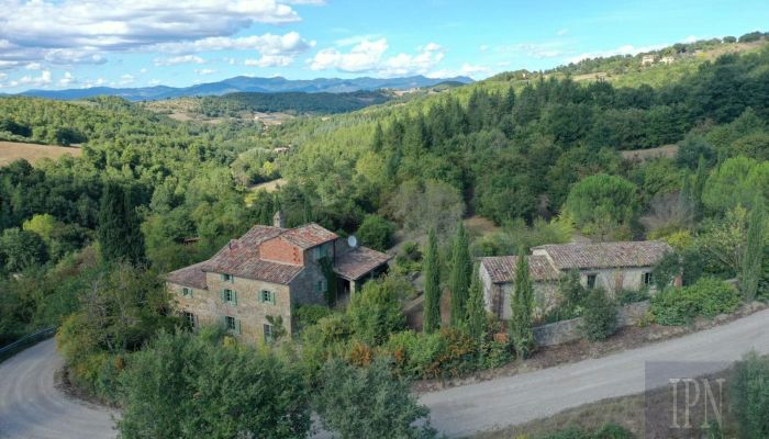 Casa di campagna in vendita 06010 Monte Santa Maria Tiberina, Umbria,  Italia