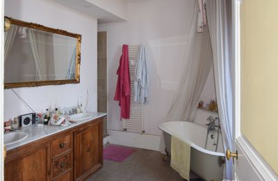 Castello medievale in vendita Montpellier, Occitania, Bagno