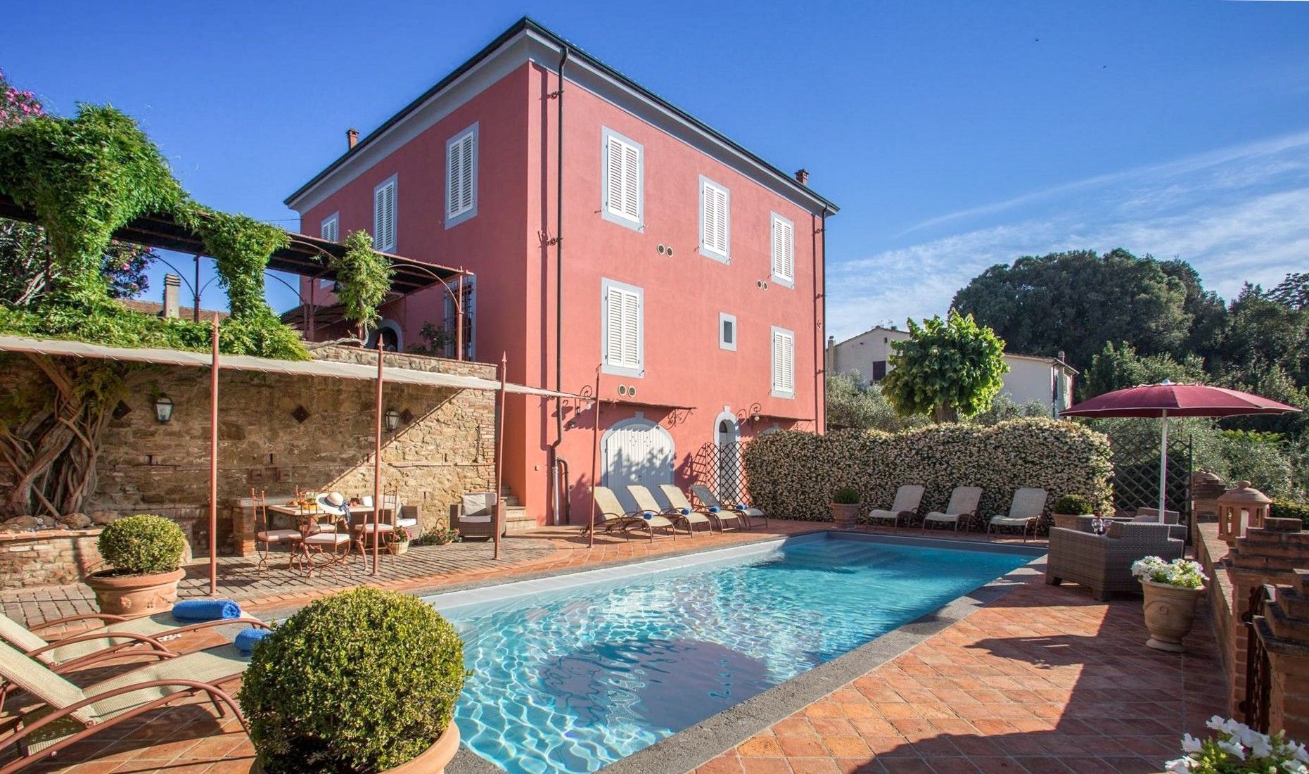Immagini Villa toscana ristrutturata a Montelopio