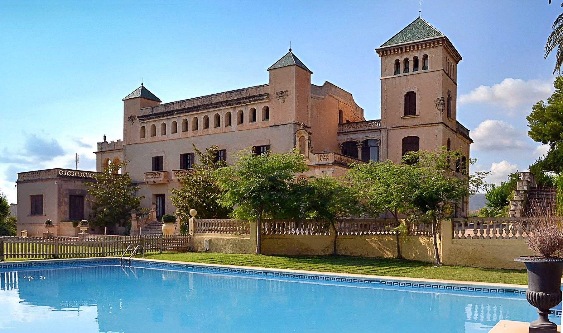 Immagini Castello e cantina vicino a Barcellona