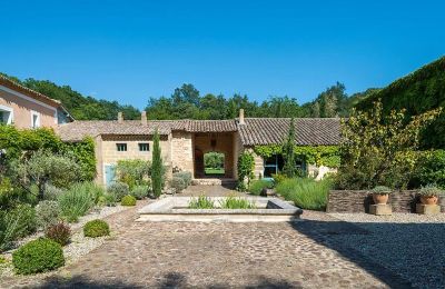 Villa padronale in vendita Uzès, Occitania, Cortile
