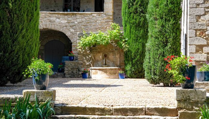  Uzès 4