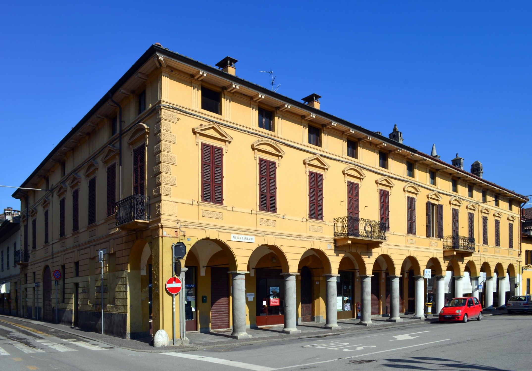 Immagini Palazzo nel sud di Brescia