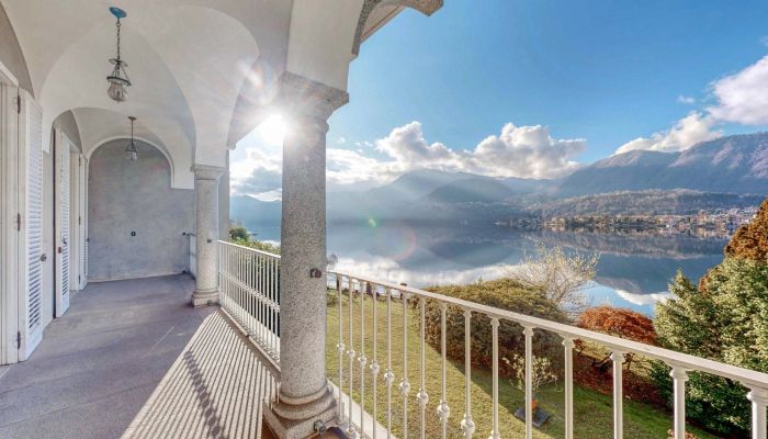Villa storica in vendita Omegna, Piemonte,  Italia