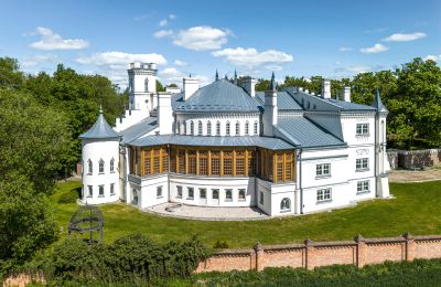 Immobili storici, Il maniero neogotico di Patrykozy - un monumento unico in Mazovia