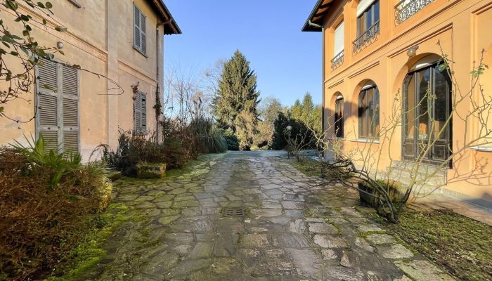 Villa storica in vendita Castelletto Sopra Ticino, Piemonte,  Italia