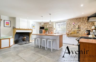Villa padronale in vendita Vaugneray, Auvergne-Rhône-Alpes, Cucina