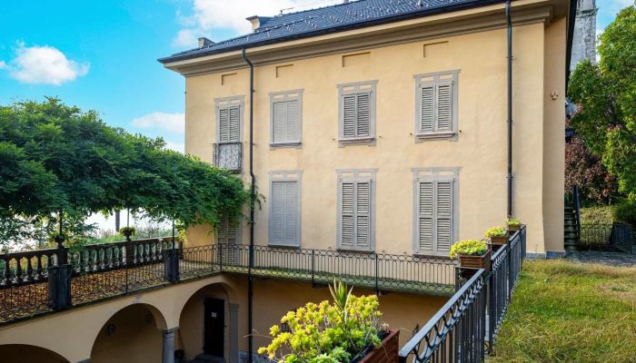 Villa storica in vendita Belgirate, Piemonte,  Italia