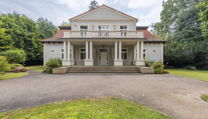Villa storica in vendita Milanówek, Masovia,  Polonia