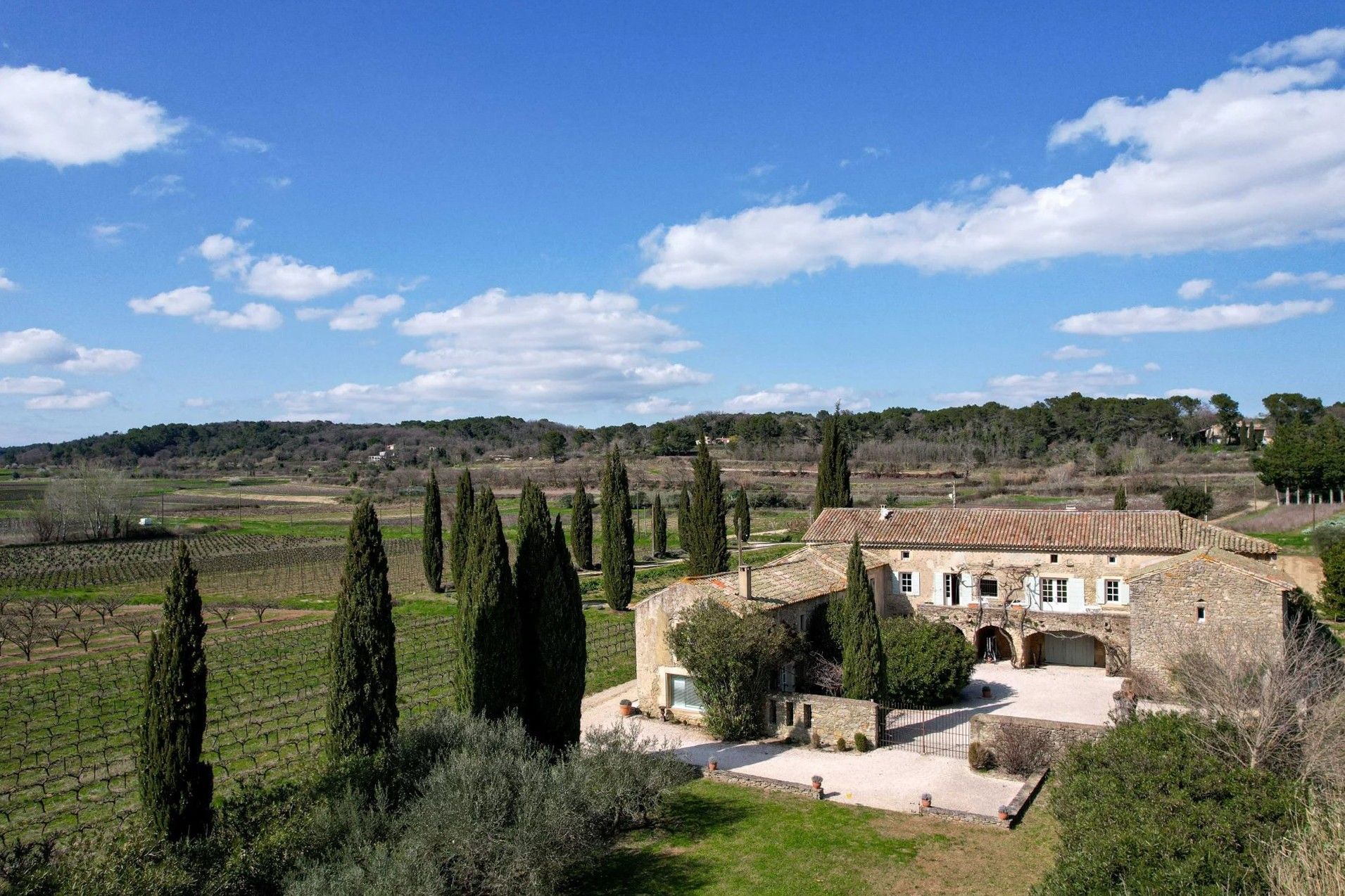 Immagini  Proprietà storica con parco a Cavillargues