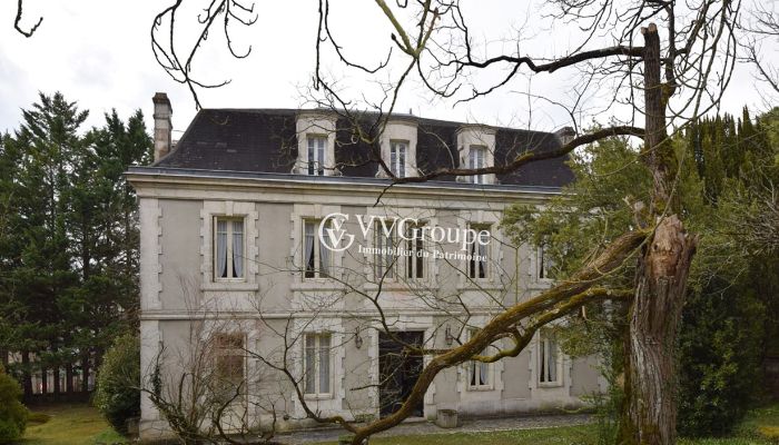 Villa storica in vendita Angoulême, Nuova Aquitania,  Francia