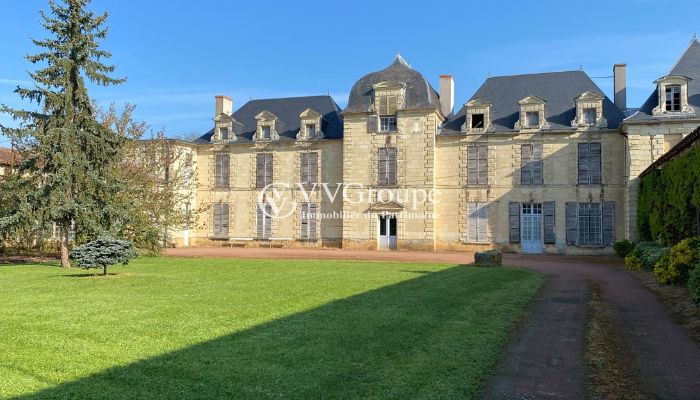 Castello in vendita Thouars, Nuova Aquitania,  Francia