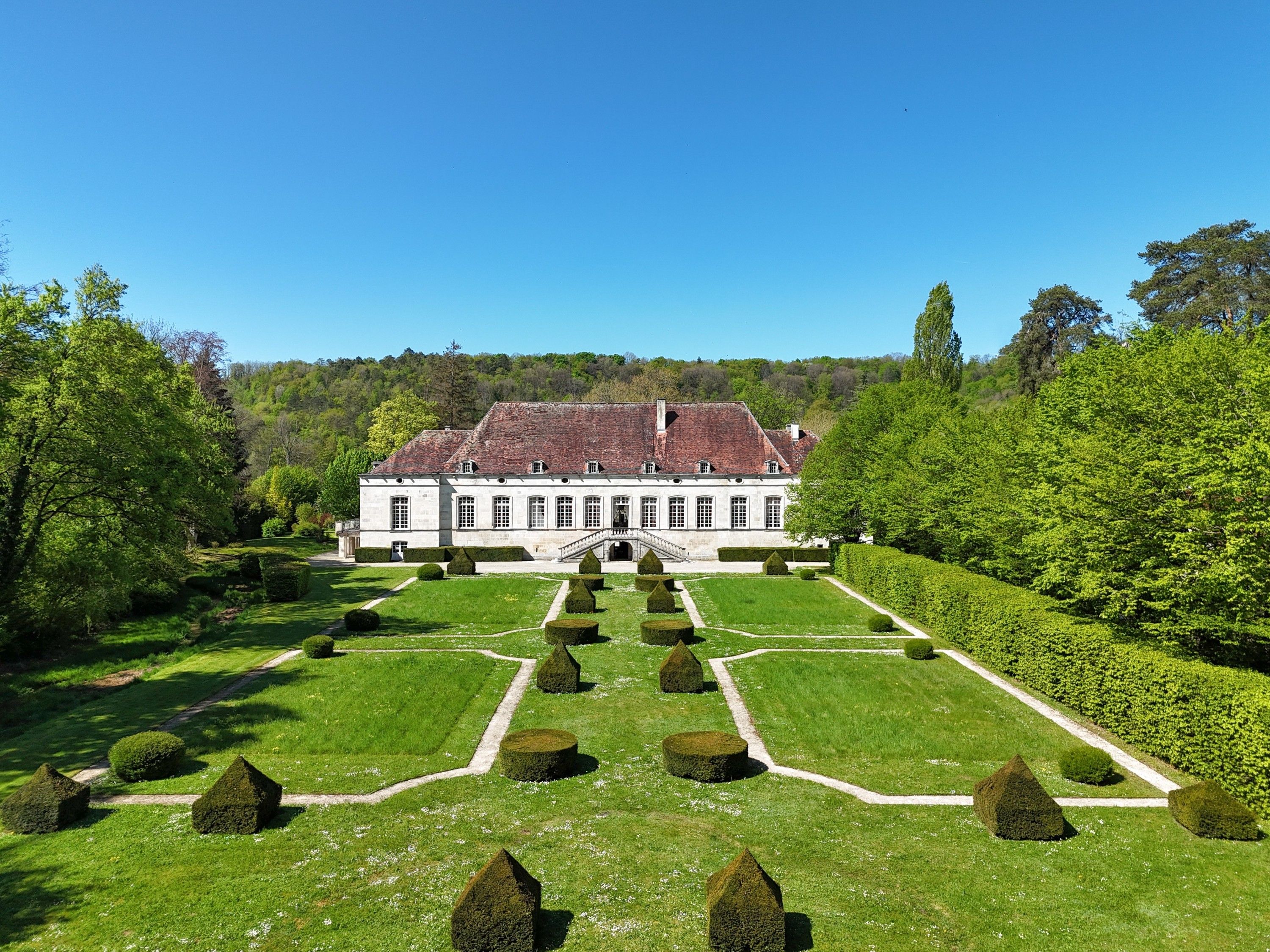 Immagini Villa barocca con giardino a Chaumont – Haute-Marne