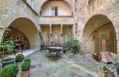 Villa padronale in vendita Uzès, Occitania, Cortile