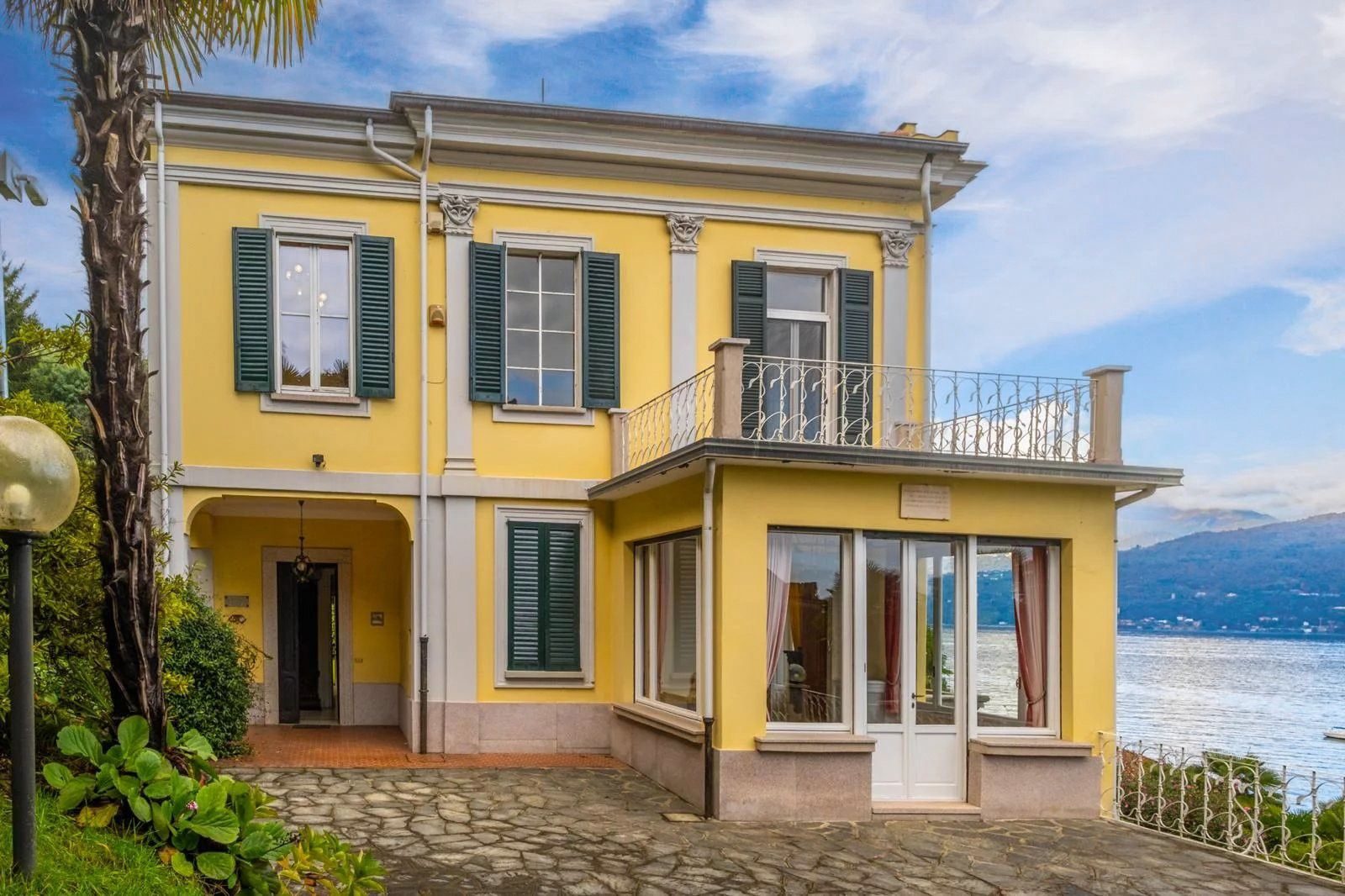 Immagini Villa storica a Baveno con vista lago e parco privato in posizione panoramica