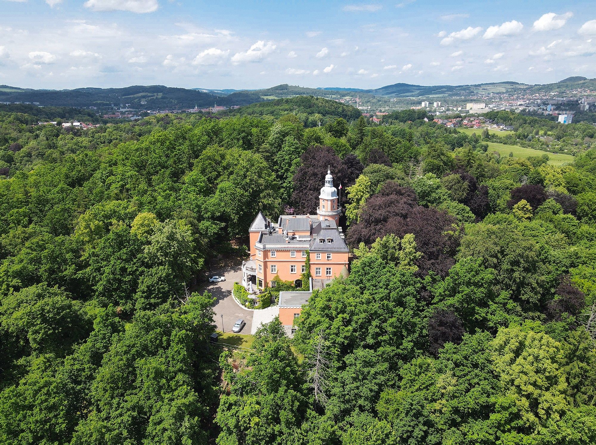 Immagini Castello storico con parco romantico e centro benessere nella Valle di Jelenia Góra