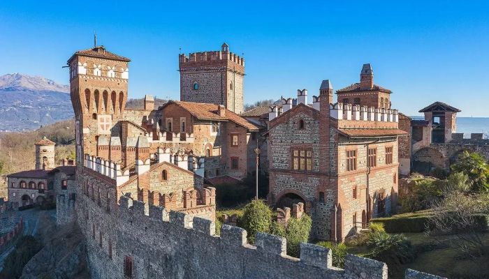 Castello medievale in vendita Pavone Canavese, Piemonte,  Italia