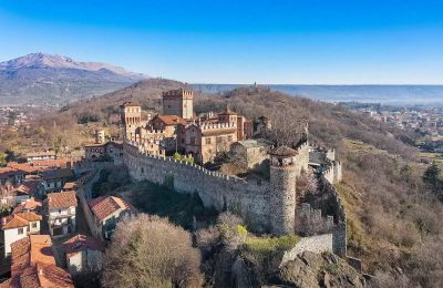 Castello medievale in vendita Pavone Canavese, Piemonte, Vista generale