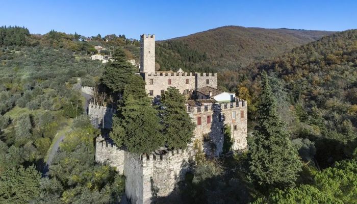 Castello medievale in vendita Croci di Calenzano, Toscana,  Italia