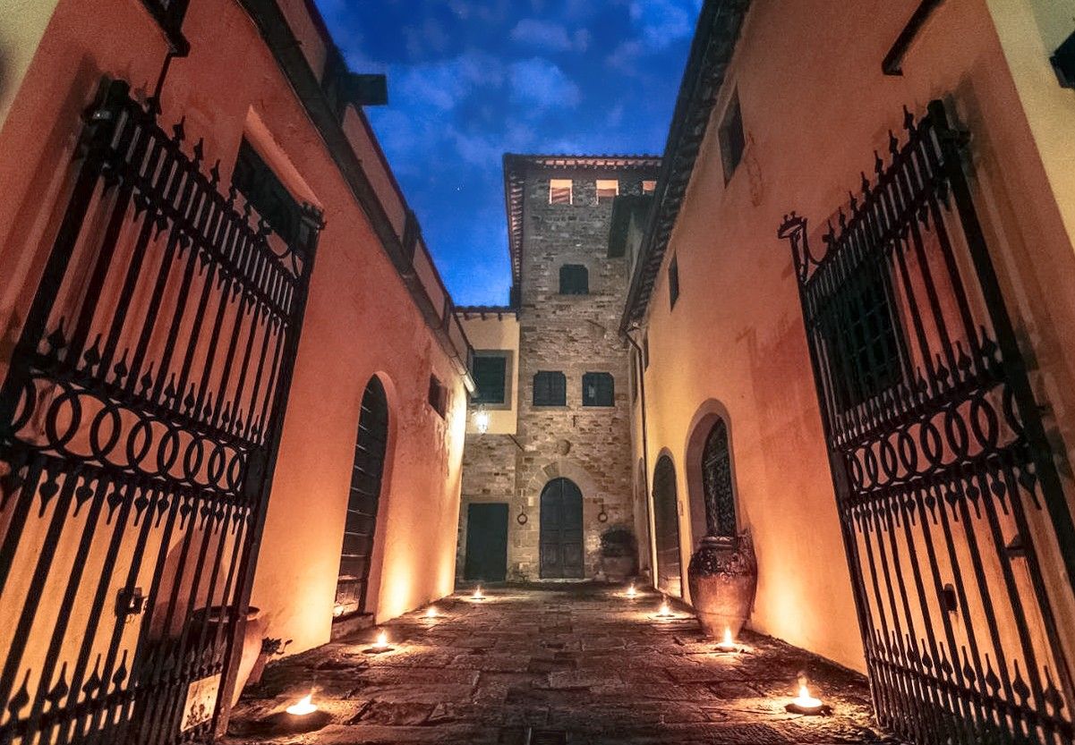 Immagini Castello Belletti: Residenza storica con parco e piscina nel cuore del Mugello