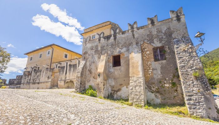 Castello medievale in vendita Vacone, Lazio,  Italia