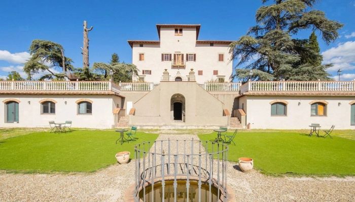 Villa storica in Toscana vicino a Firenze con parco spa e vista panoramica