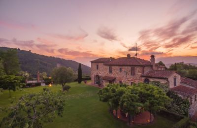 Casa di campagna in vendita Pistoia, Toscana, Foto con drone