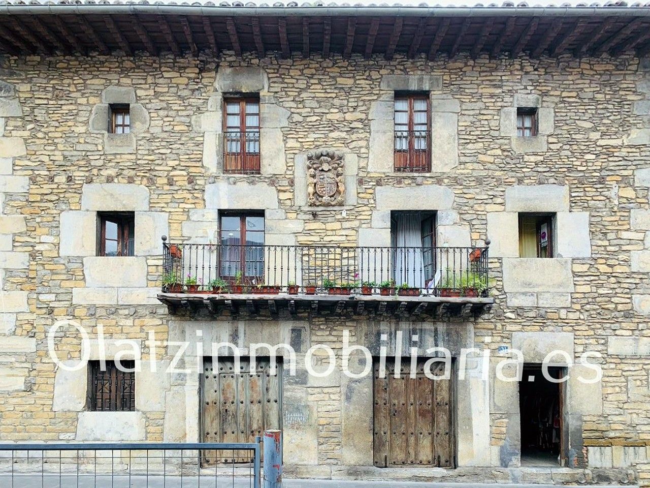Immagini Casa padronale nei Paesi Baschi – location del film La pequeña Suiza (2019)