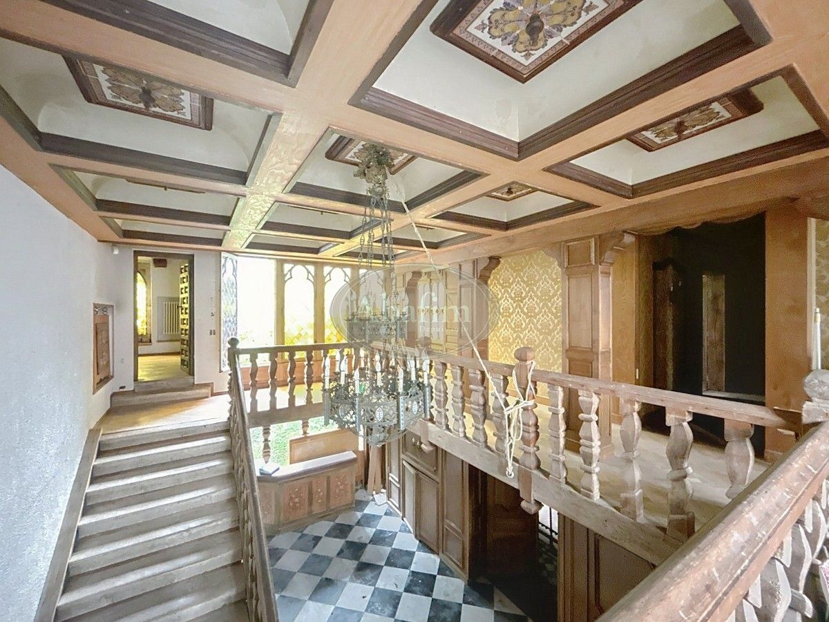 Immagini Imponente villa padronale da ristrutturare vicino a Lourdes
