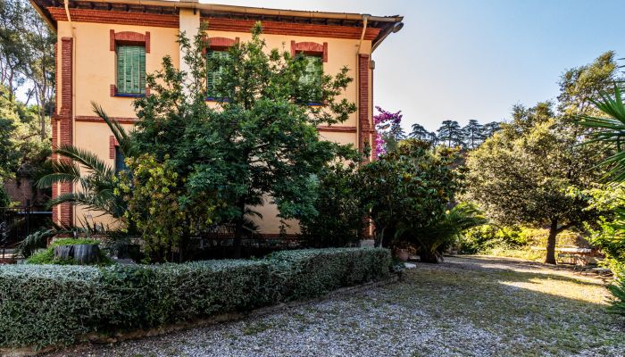 Villa storica del 1912 a Castellar del Vallès con vista sul fiume Ripoll