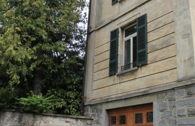 Villa storica in vendita Faido, Ticino, ingresso garage