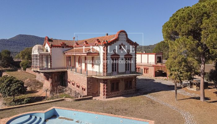 Villa modernista su antico convento a Manresa