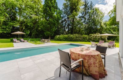 Castello in vendita 4693 Desselbrunn, Alta Austria, Die Terrasse lädt mit schönem Blick ein 