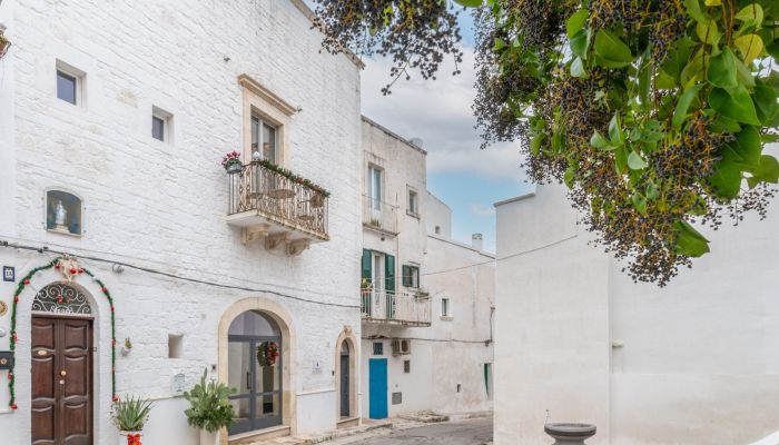 Ostuni centro storico: terracielo di charme, tre accessi e terrazze panoramiche