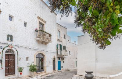 Palazzetto Ostuni, Puglia