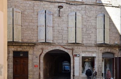 Immobili storici, Casa cittadina del XVII secolo a Pézenas con 14 unità affittate, affittata