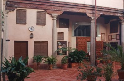 Appartamento in edificio storico in vendita Toledo, Amador de los Ríos 2, Castilla-La Mancha, Cortile