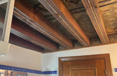 Appartamento in edificio storico in vendita Toledo, Amador de los Ríos 2, Castilla-La Mancha, Soffitti in legno decorativi