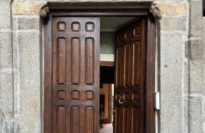 Appartamento in edificio storico in vendita Toledo, Amador de los Ríos 2, Castilla-La Mancha, Ingresso